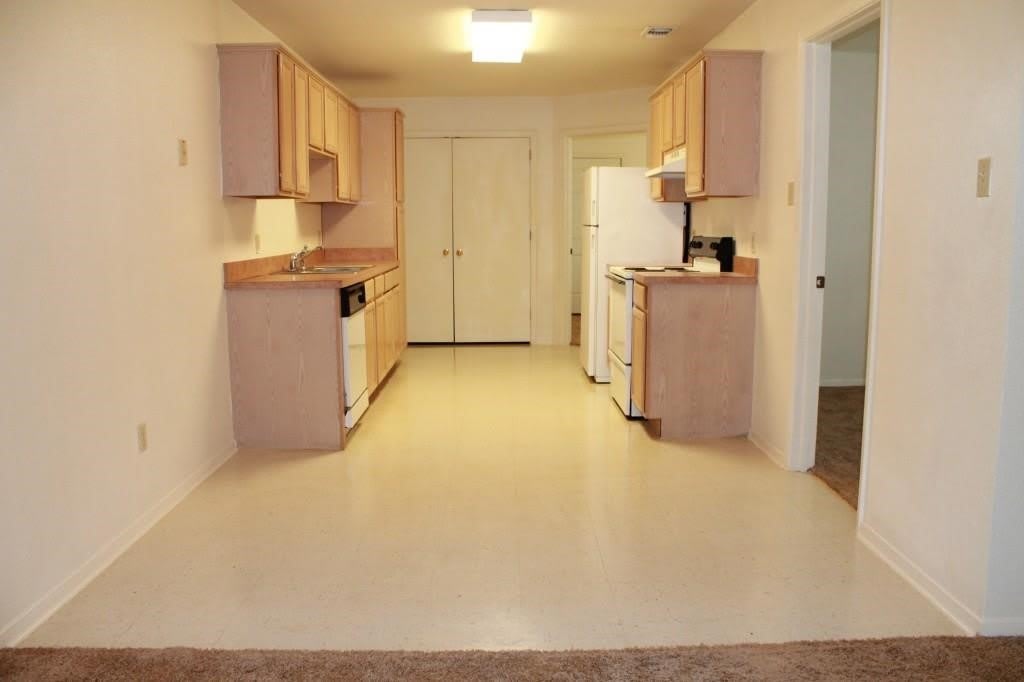 1424 Walters Drive – photo 4