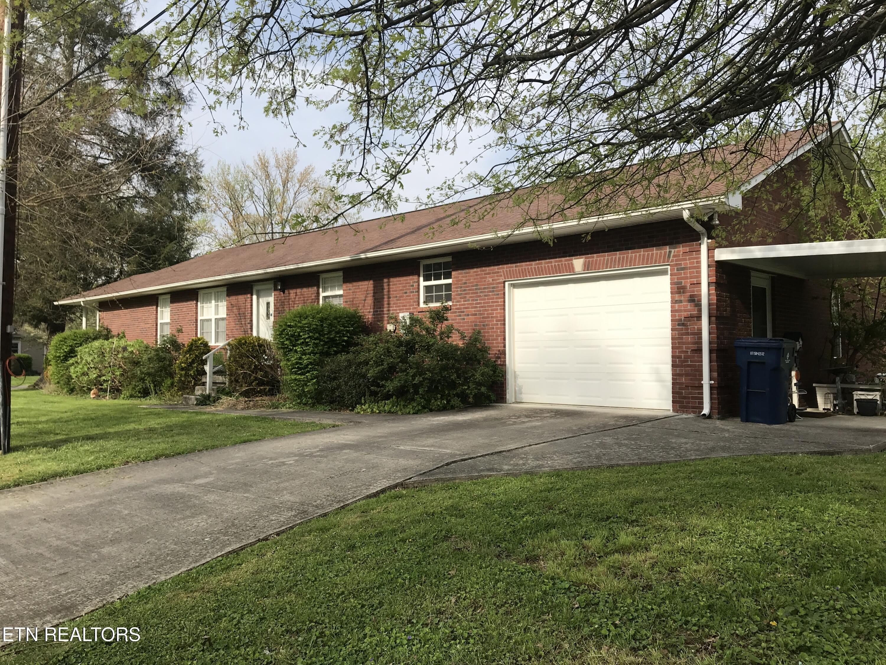 715 Gloucester Ave – photo 2