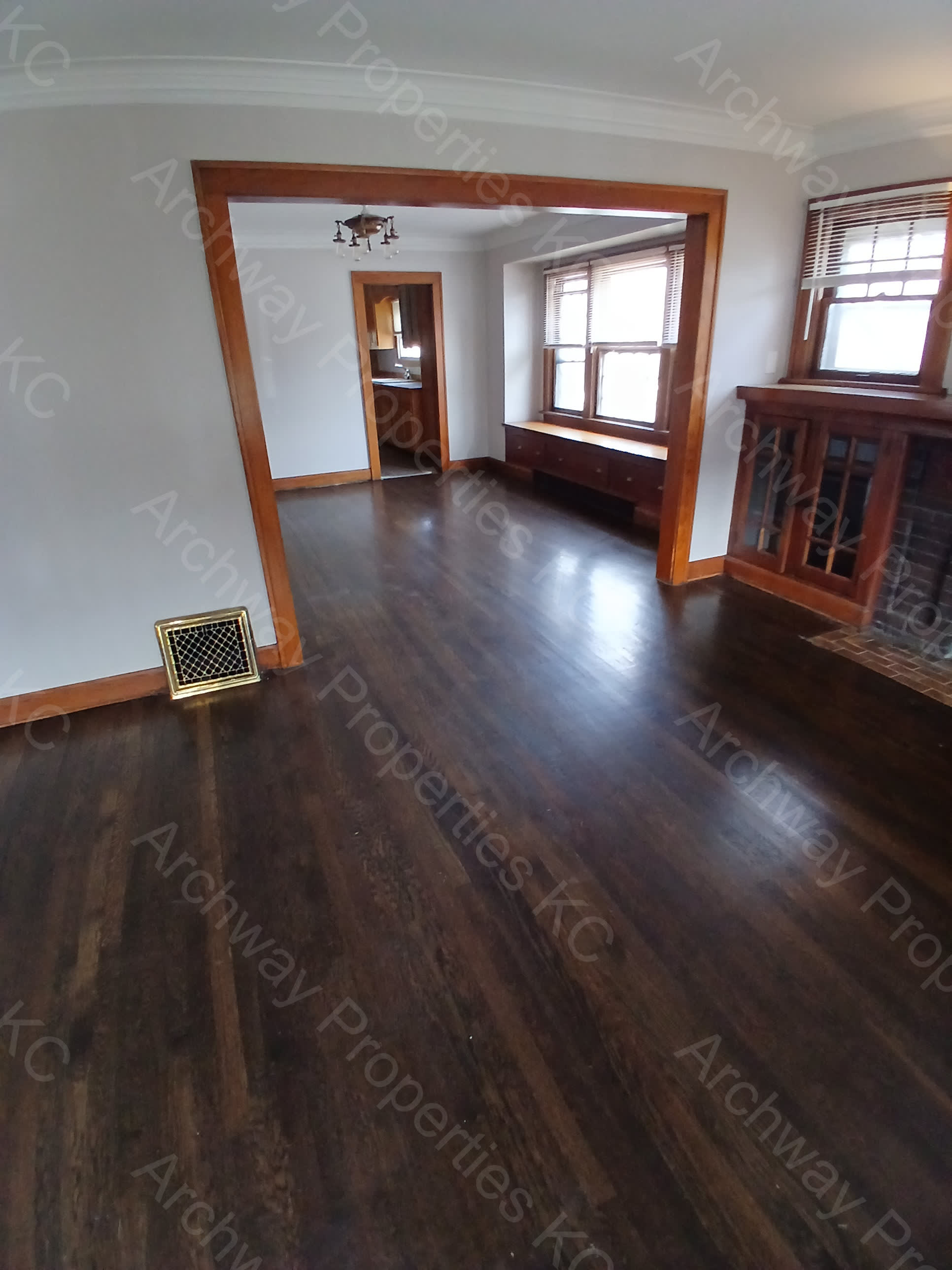 1900 Grandview Blvd – photo 5