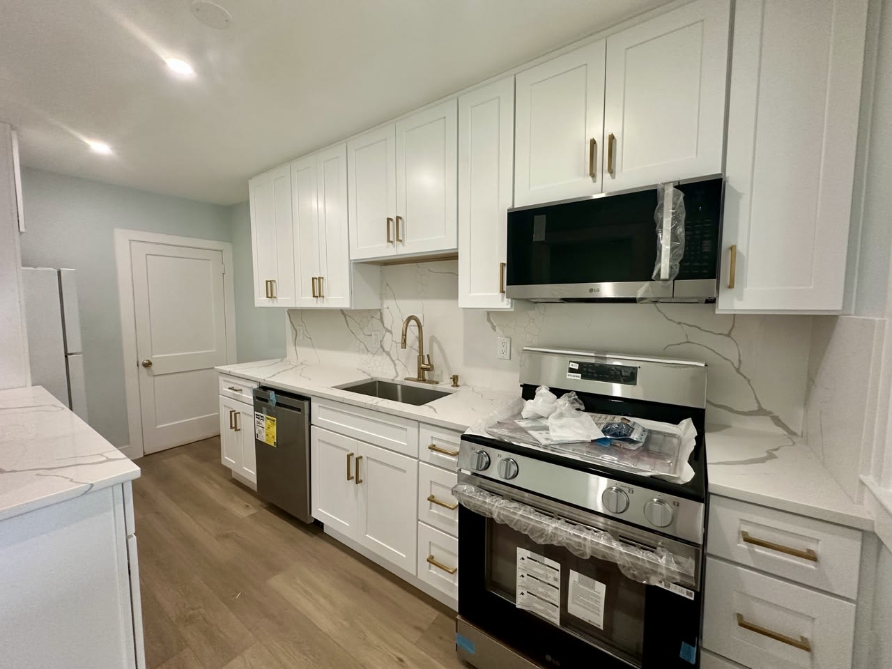 863 Bosley Avenue – photo 2