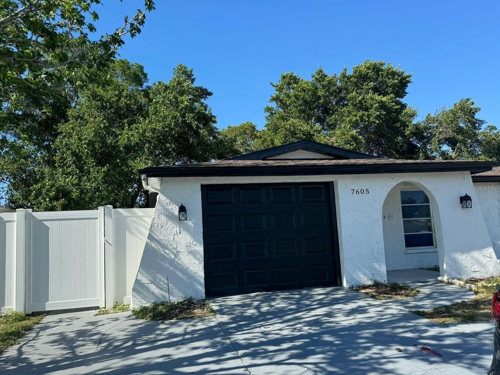 7605 EMBASSY Boulevard – photo 1