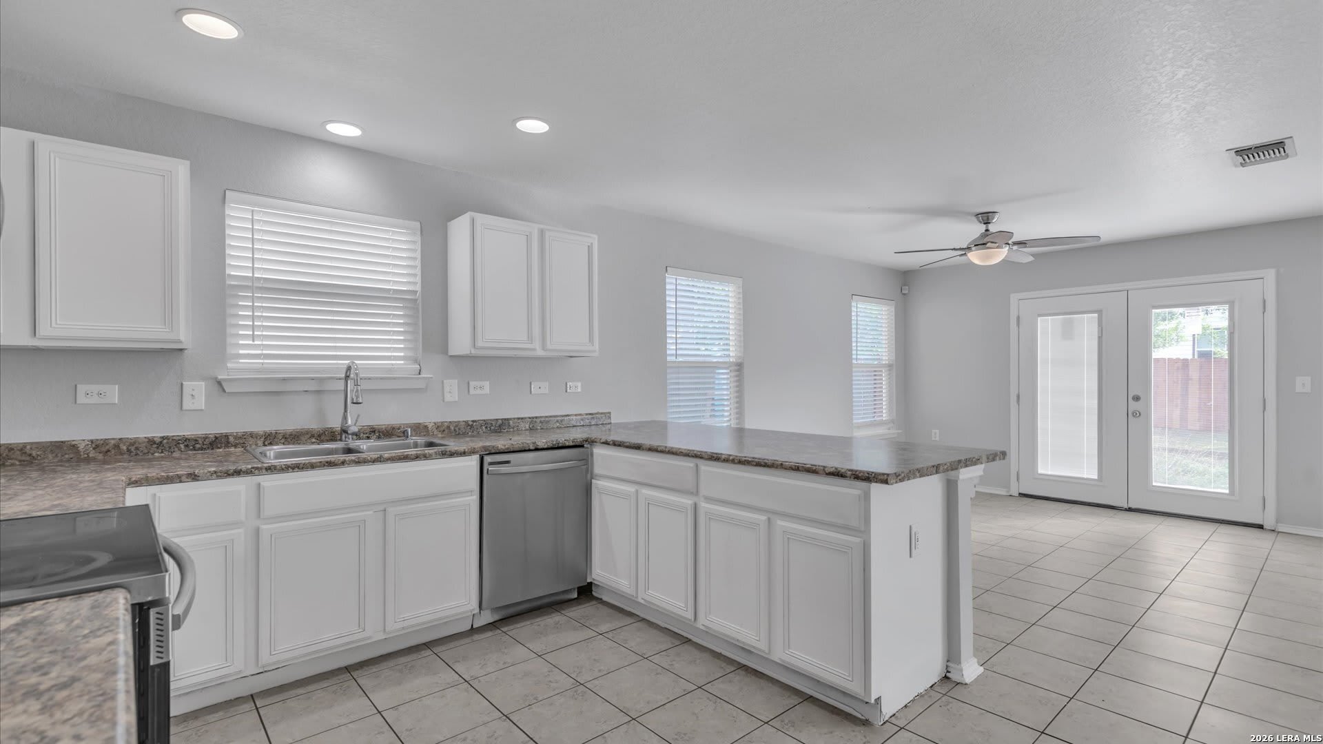 7435 Primrose Post – photo 5