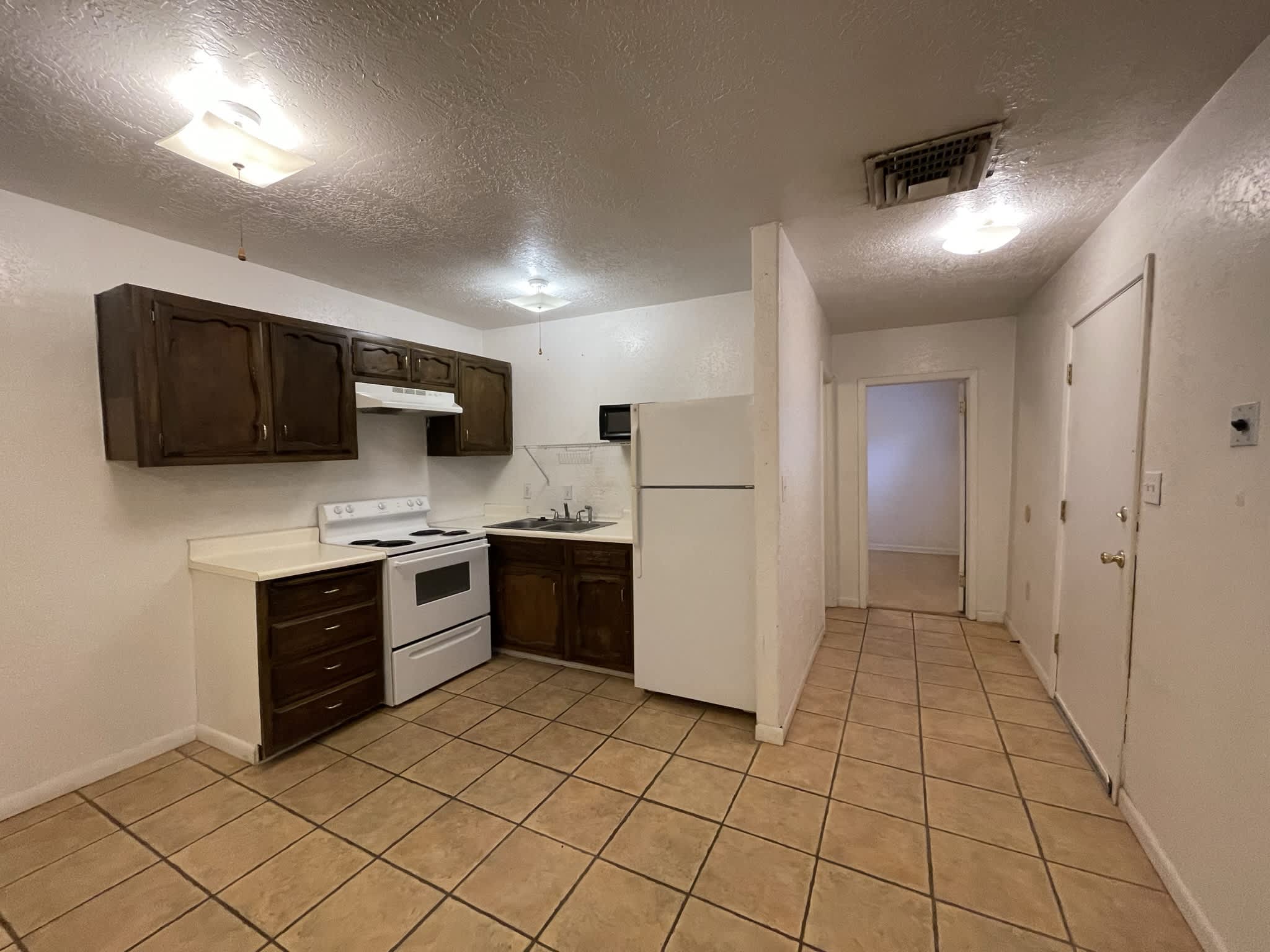 618 Jefferson NE – photo 4
