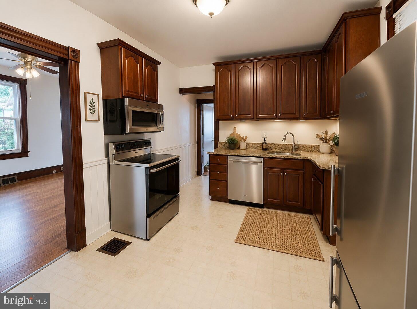 8 N VIRGINIA Avenue – photo 2