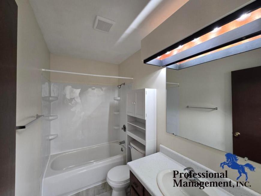 2214 Avenue C – photo 4