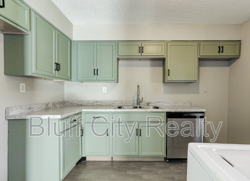 2291 Madison Avenue – photo 5