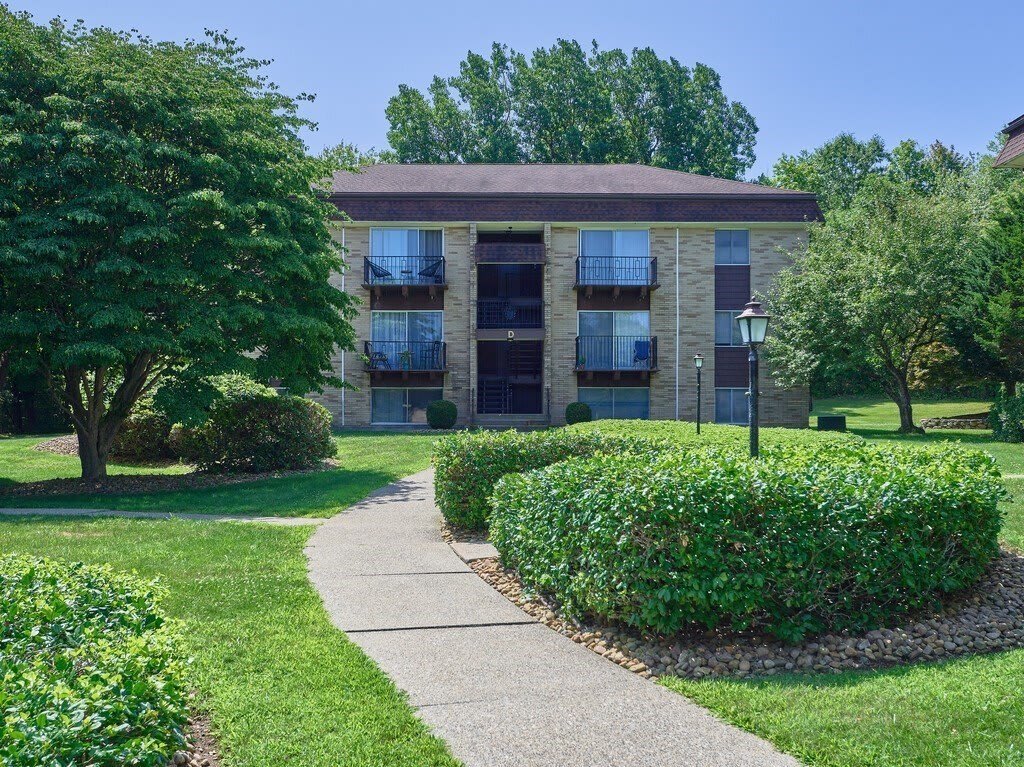 121 Bailey Road – photo 1