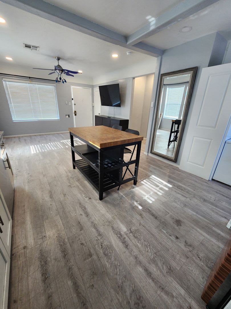 Spacious 2 Bedroom 1 Bathroom – photo 3