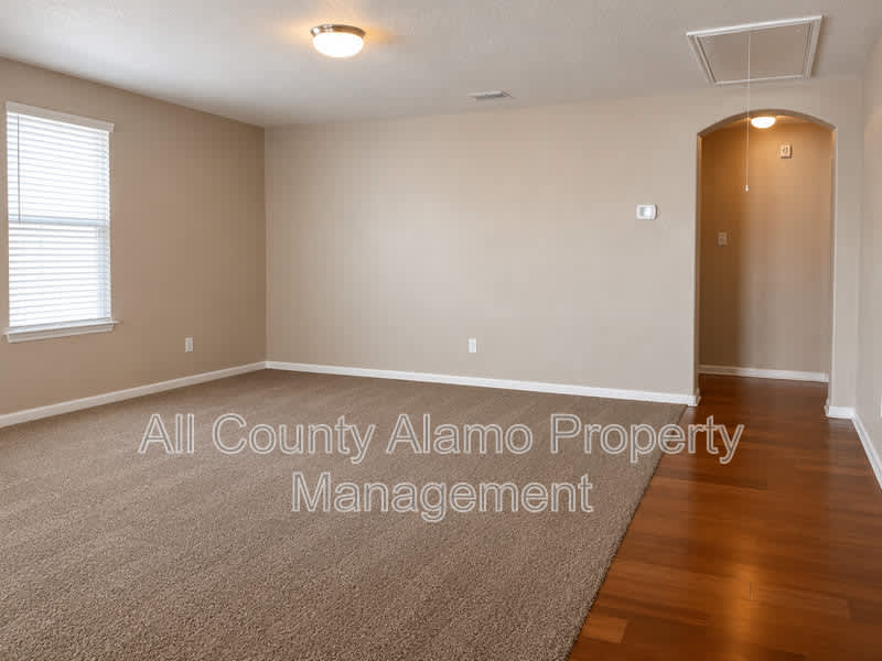 5565 Saffron Way – photo 4