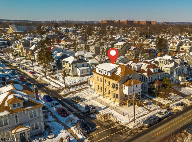 977 Sanford Ave – photo 2