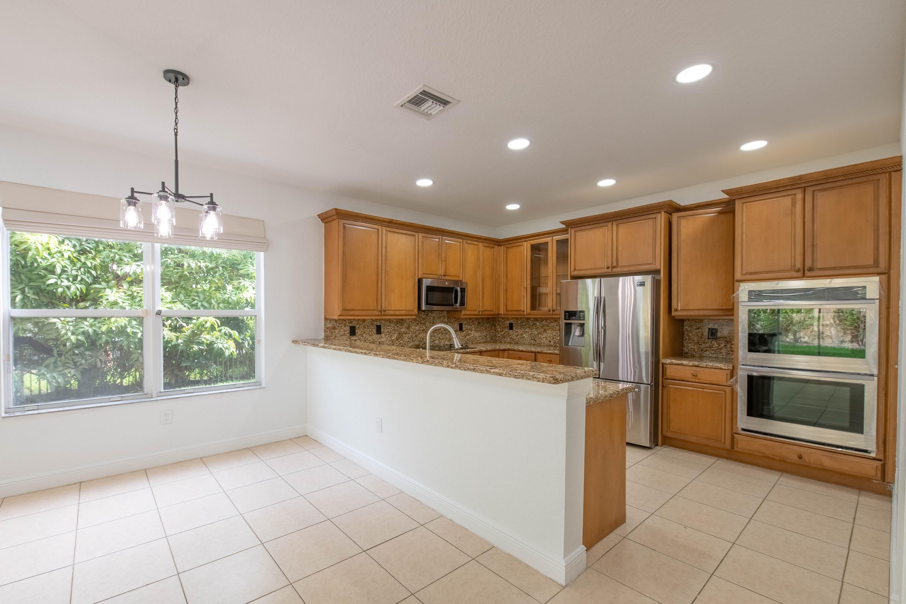 4668 SW 183rd Avenue – photo 2