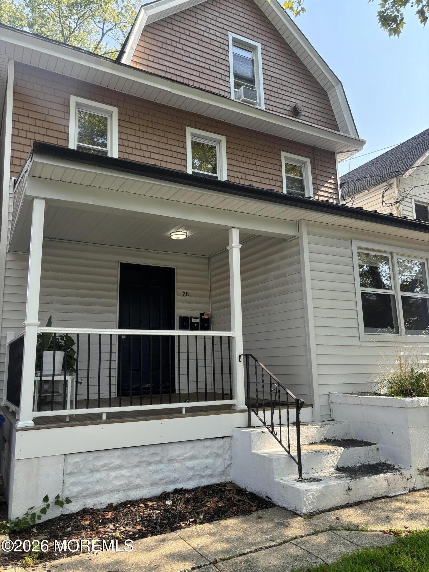 711 3rd Avenue – photo 1