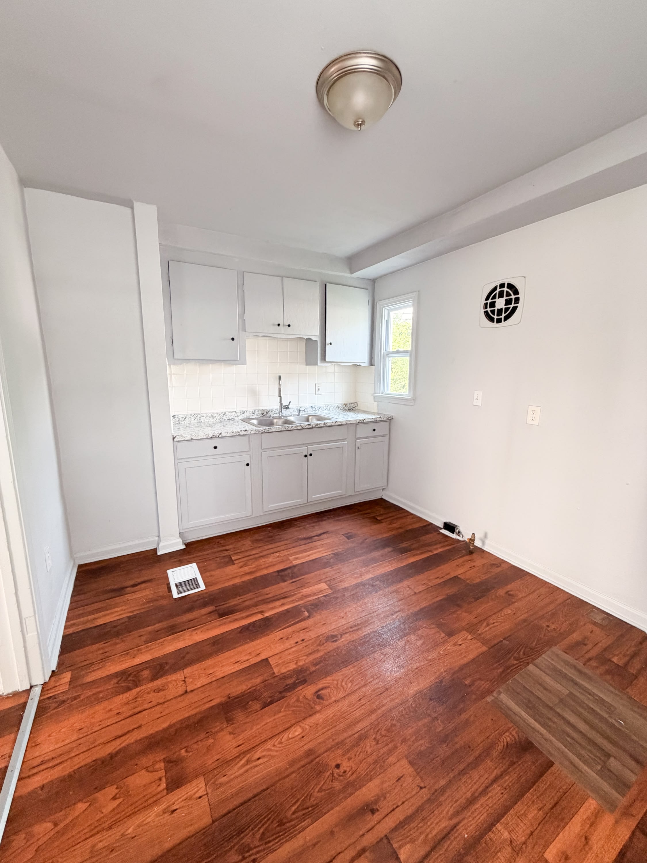 20400 Monica Street – photo 4