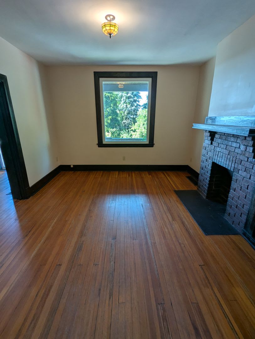 3 Bedroom 1 Bathroom Single Family Home Greenfield – photo 5