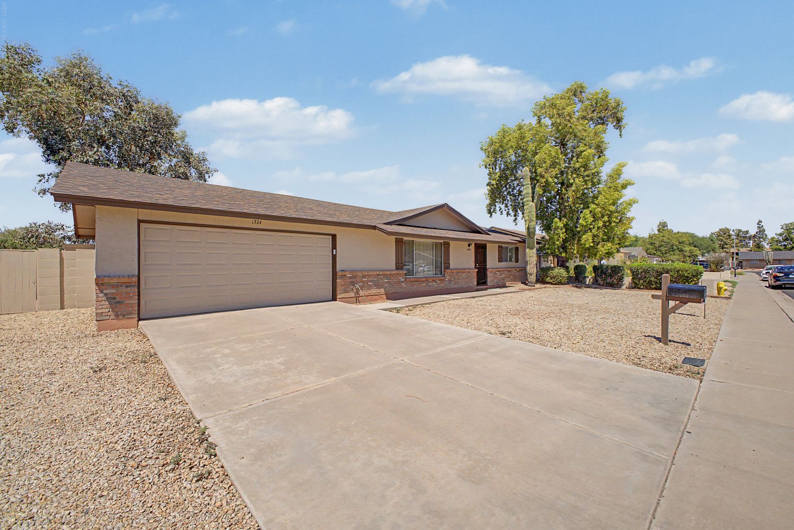 Tempe, 4 bed, 2 bath, single story home, Close to ASU – photo 2