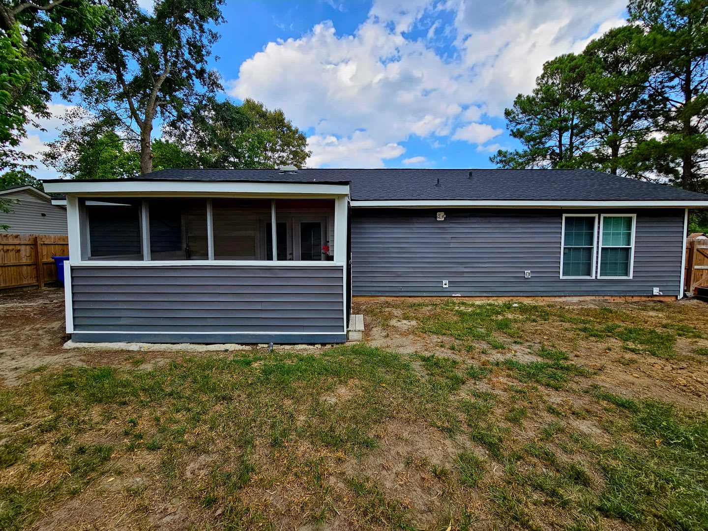 With Extra Room – photo 3