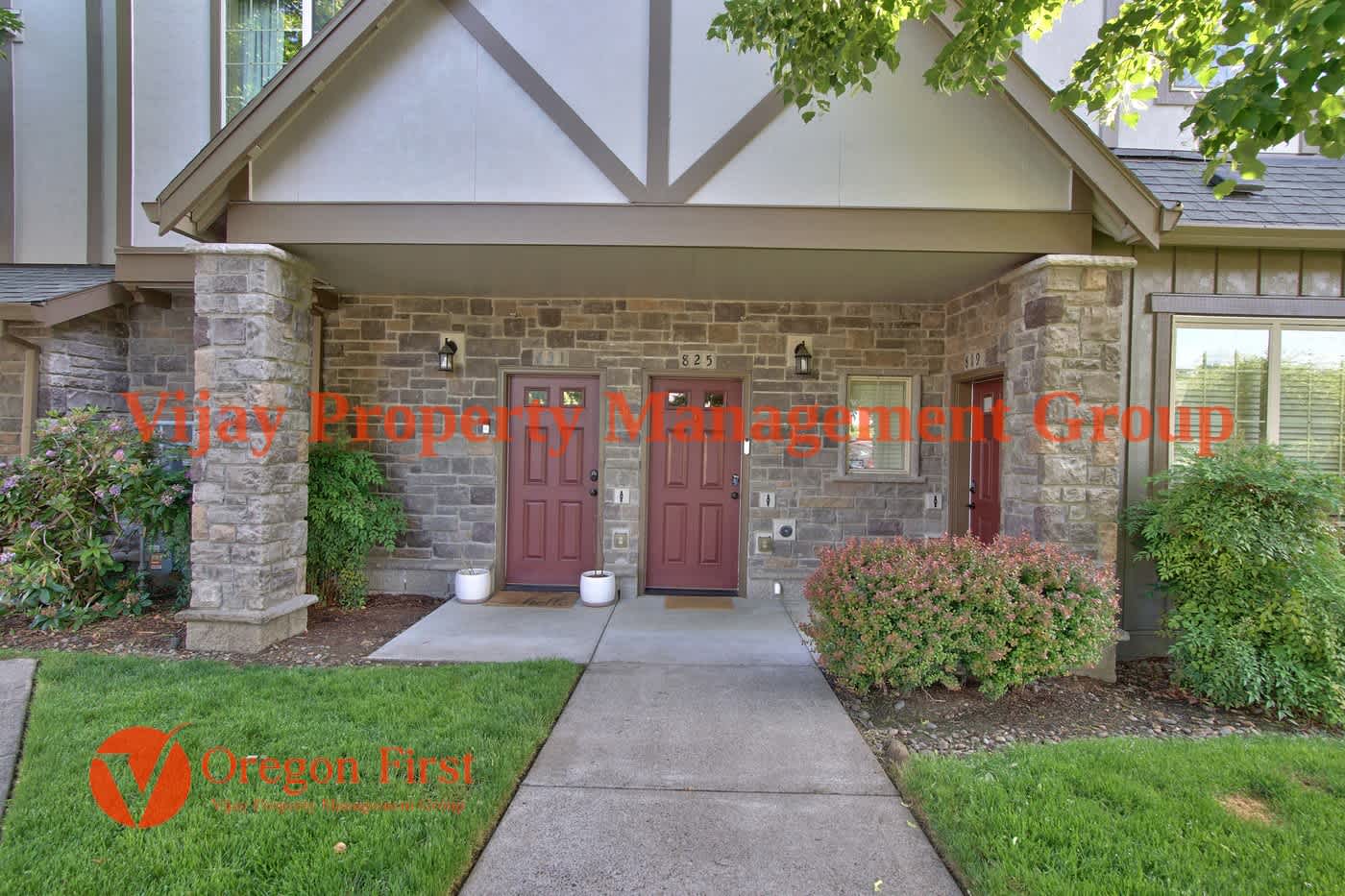 825 NE Wheelock Place – photo 4