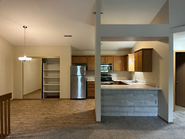 3 Bedroom 1 5 Bathroom Townhome For Rent Waukesha Wi – photo 3