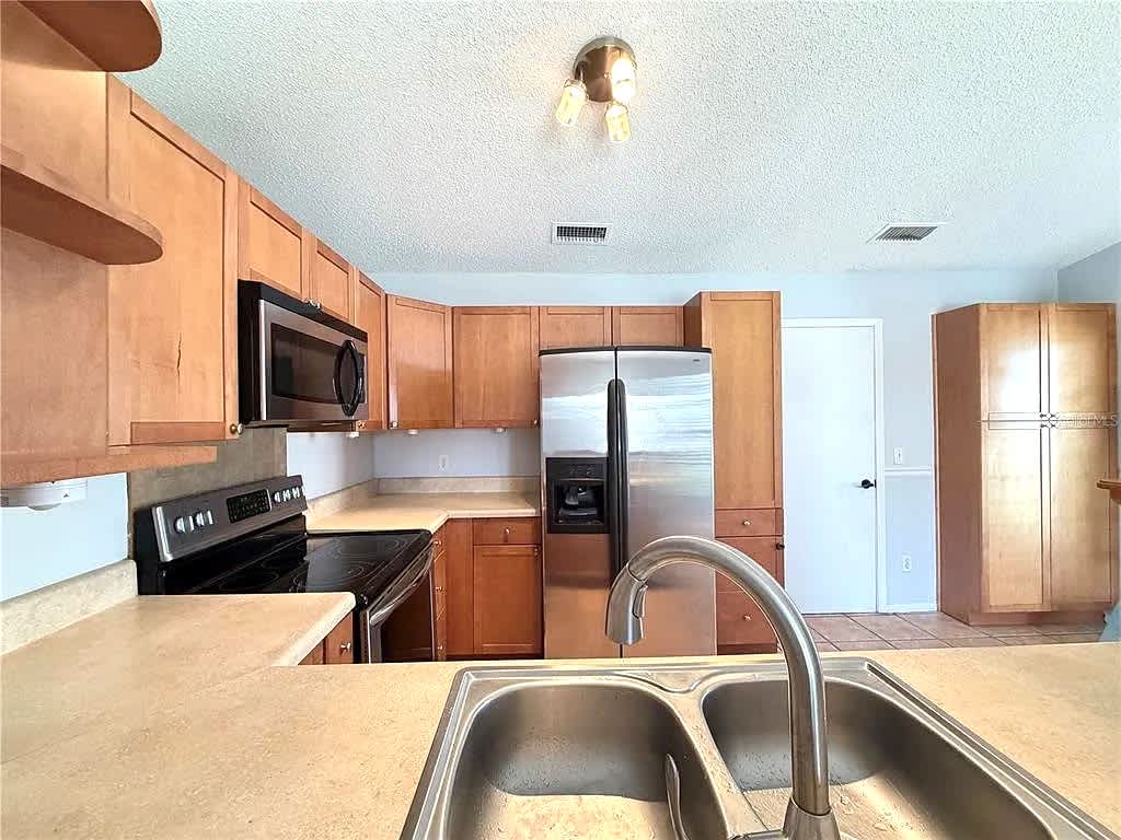 9923 Castleton Street – photo 5