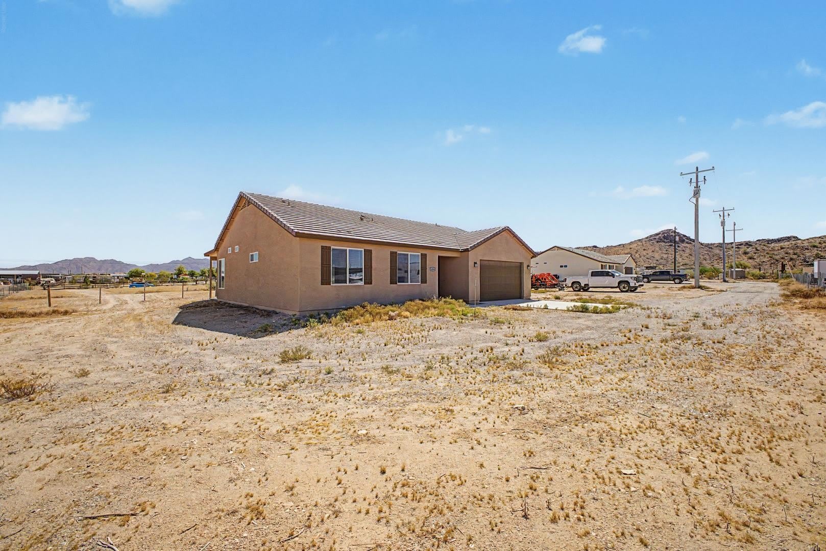 13316 S 190TH Avenue – photo 1