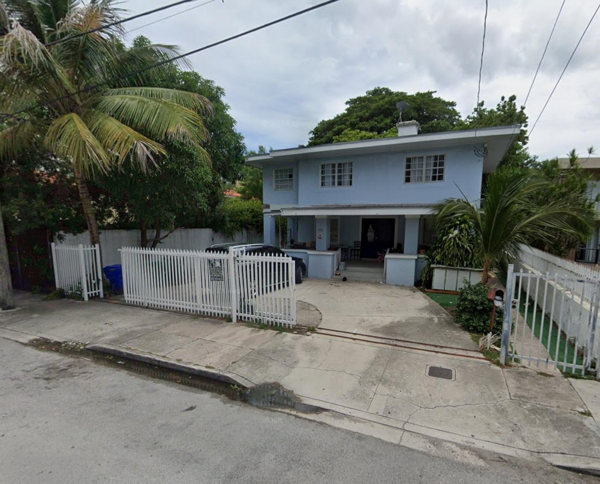 652 NW 1st Street – photo 2