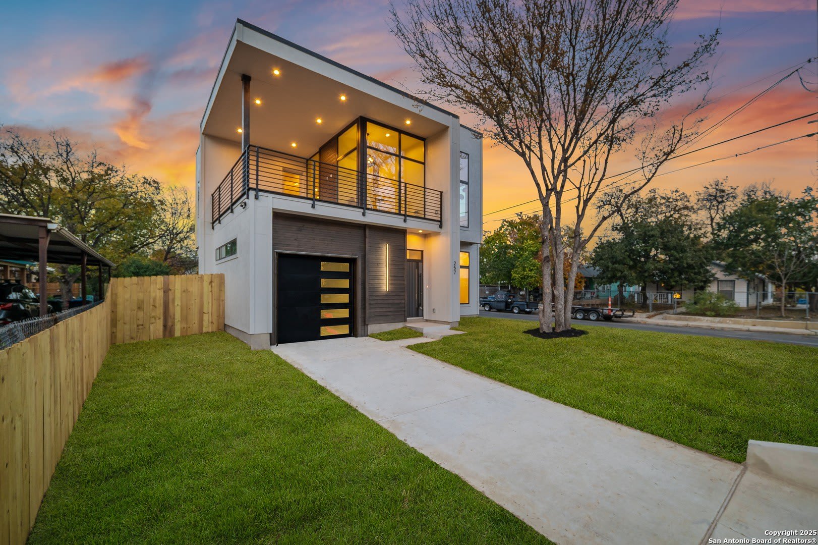257 E Baylor – photo 3