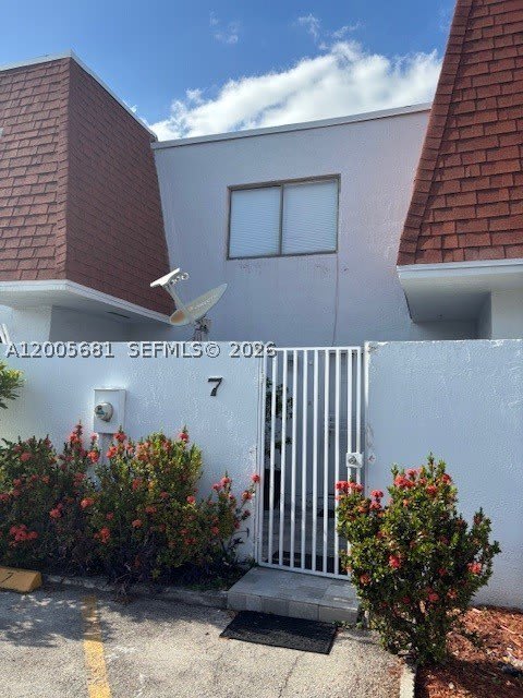 10720 NW 7th St – photo 1