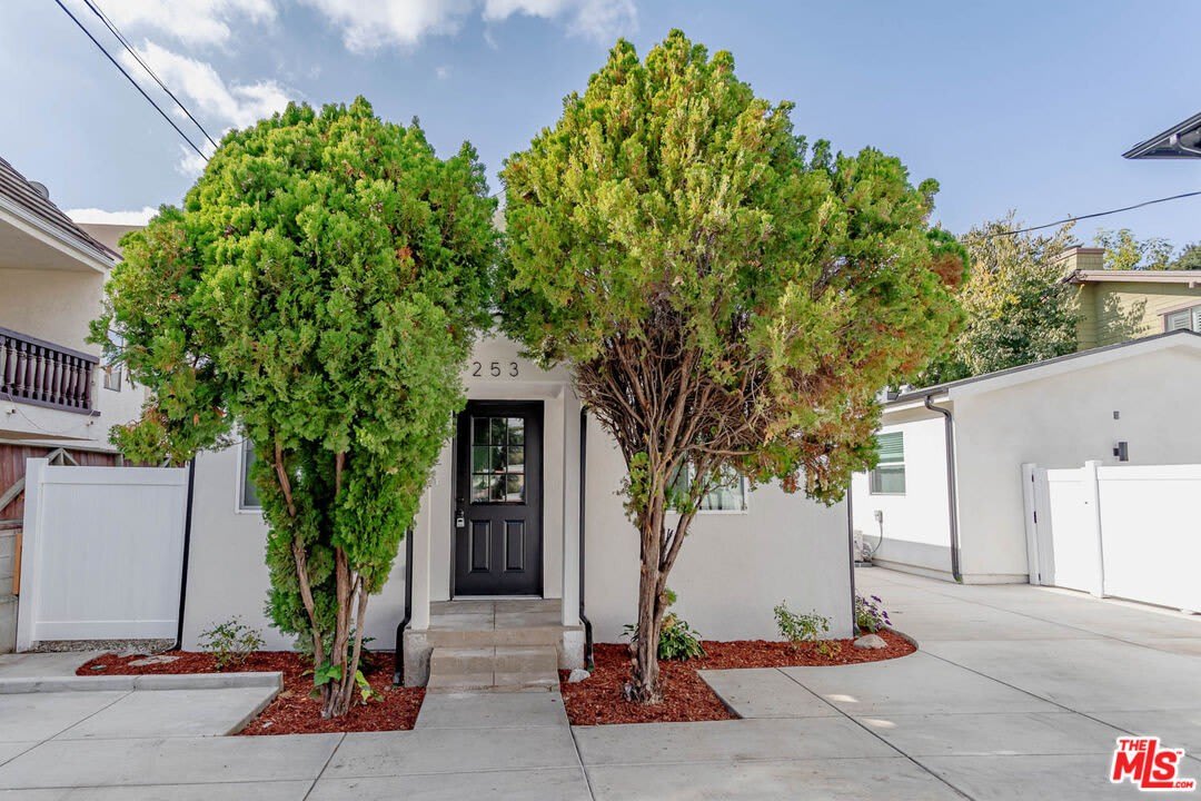 253 S Catalina Ave – photo 1