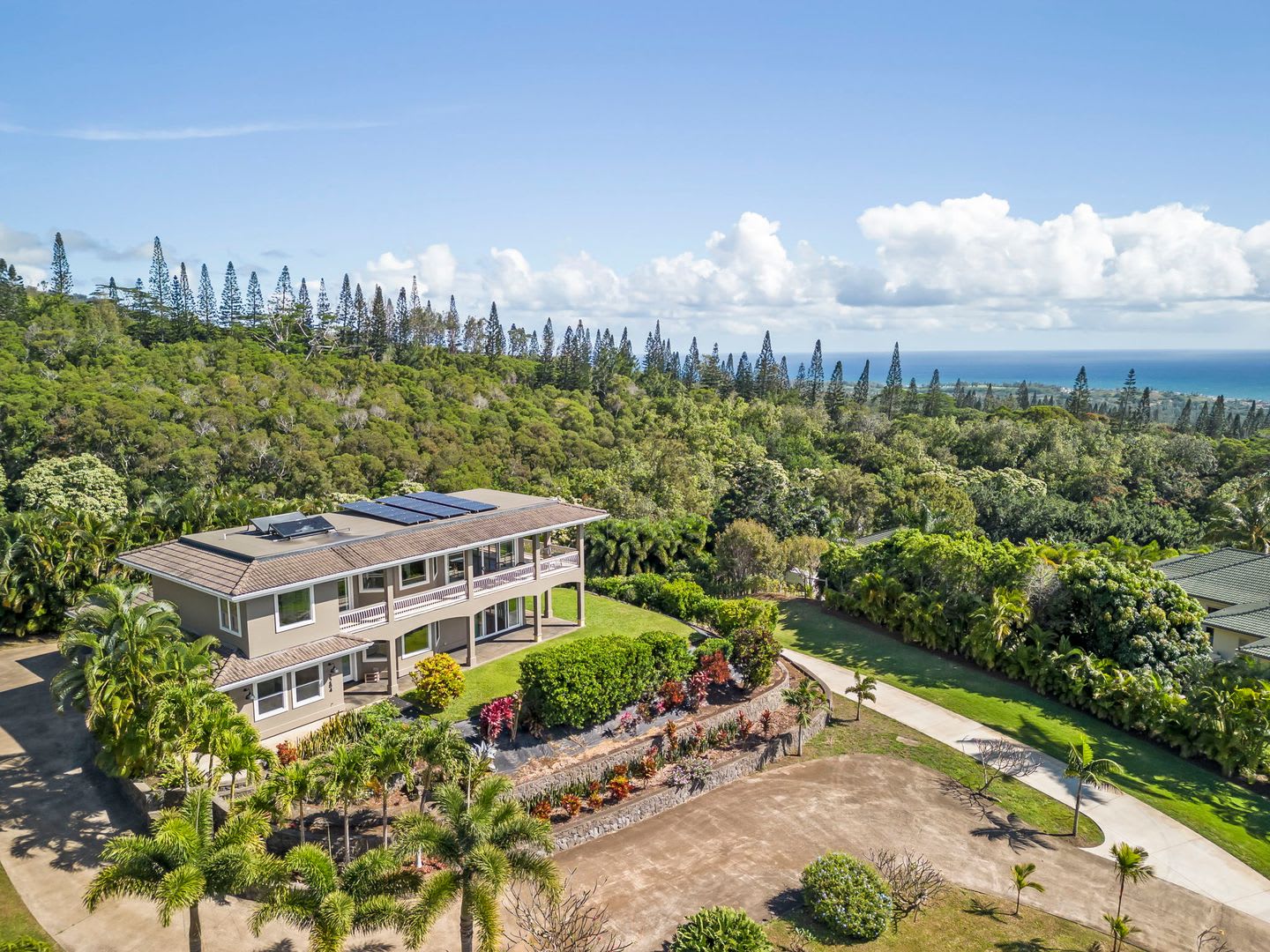 Upper Class Elegance In This 4 Bed 3Bath Home In Wailuku Country Estates Unfurnished Ocean Views Utilities Included – photo 3