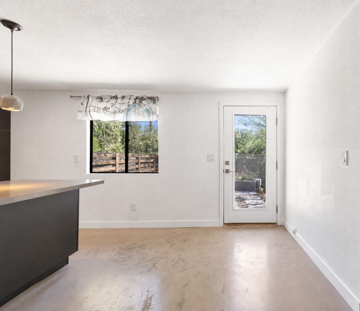 Remodeled 1 bedroom 1 bath in Tempe! – photo 4