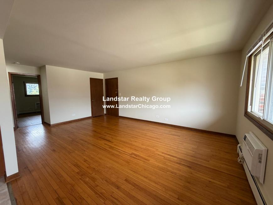 826 North Milwaukee Ave – photo 3