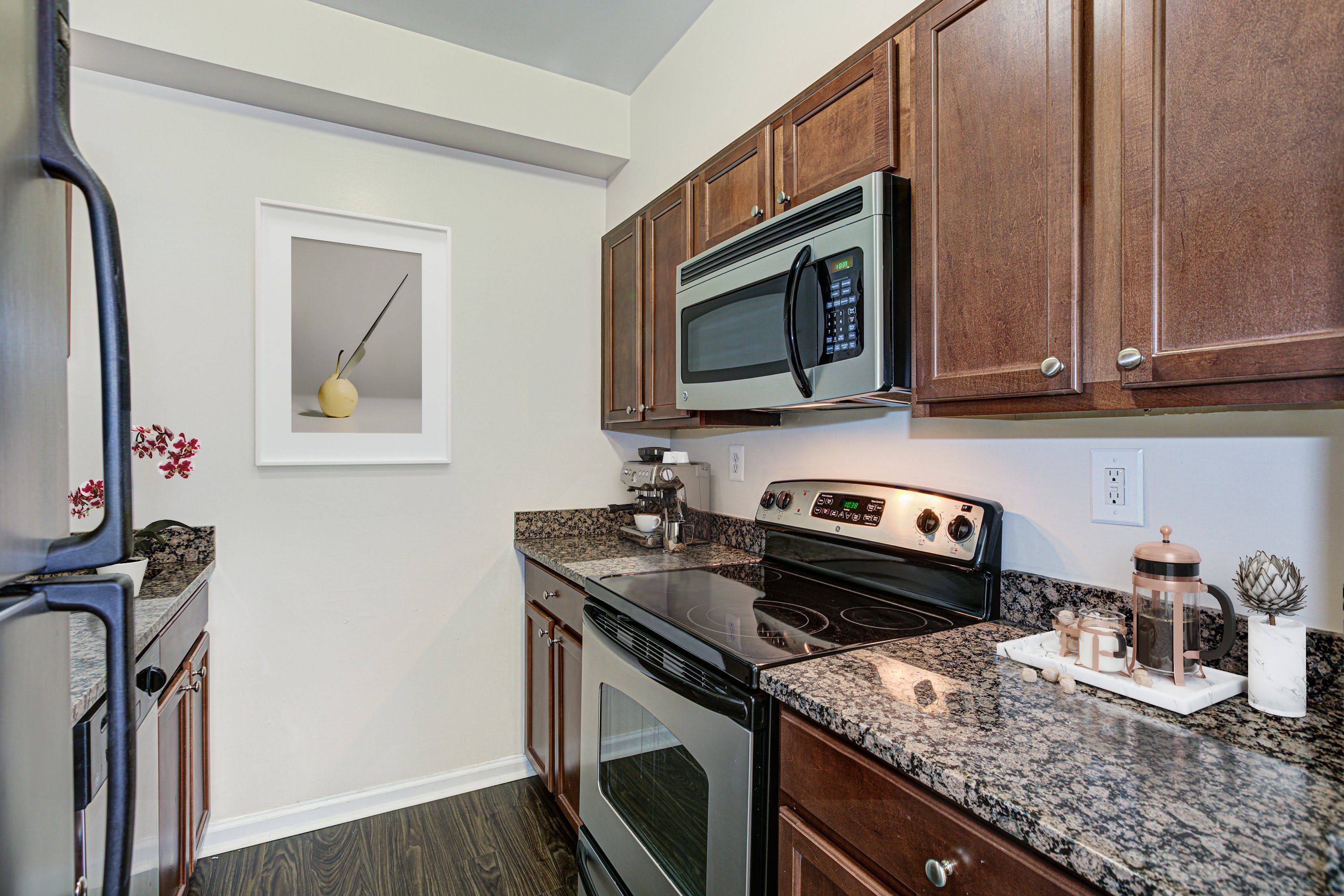 Columbia Uptown Apartments – photo 2