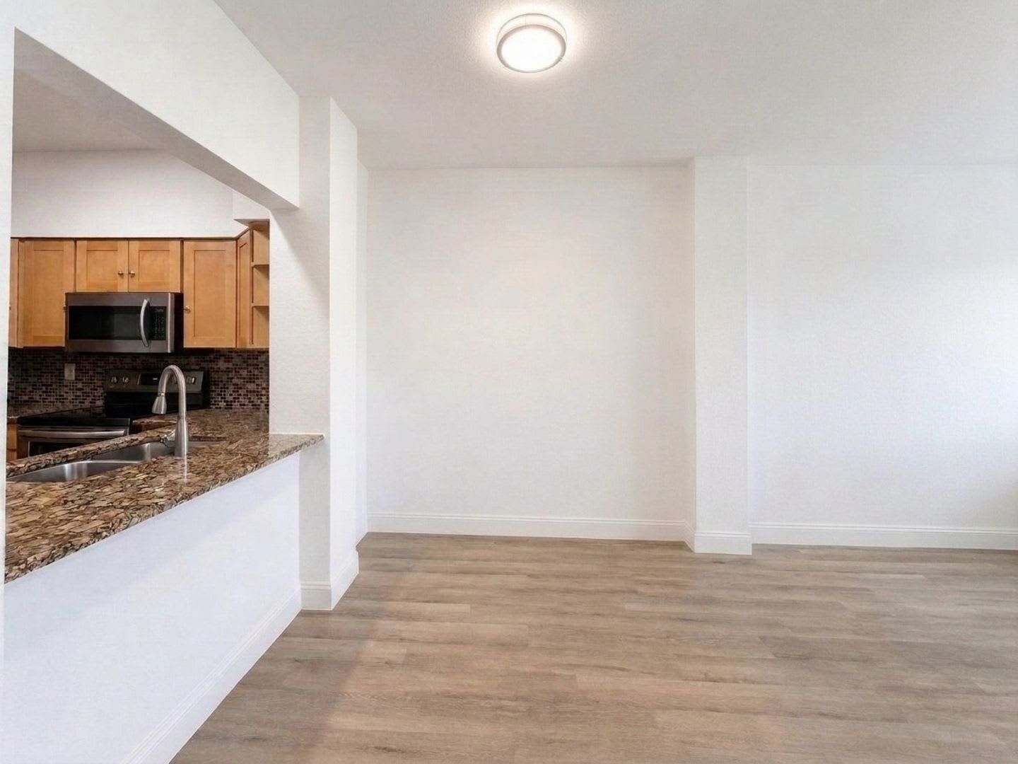 3-bedroom + den, 2-bath condo at The Tides at Pelican Landing – photo 2