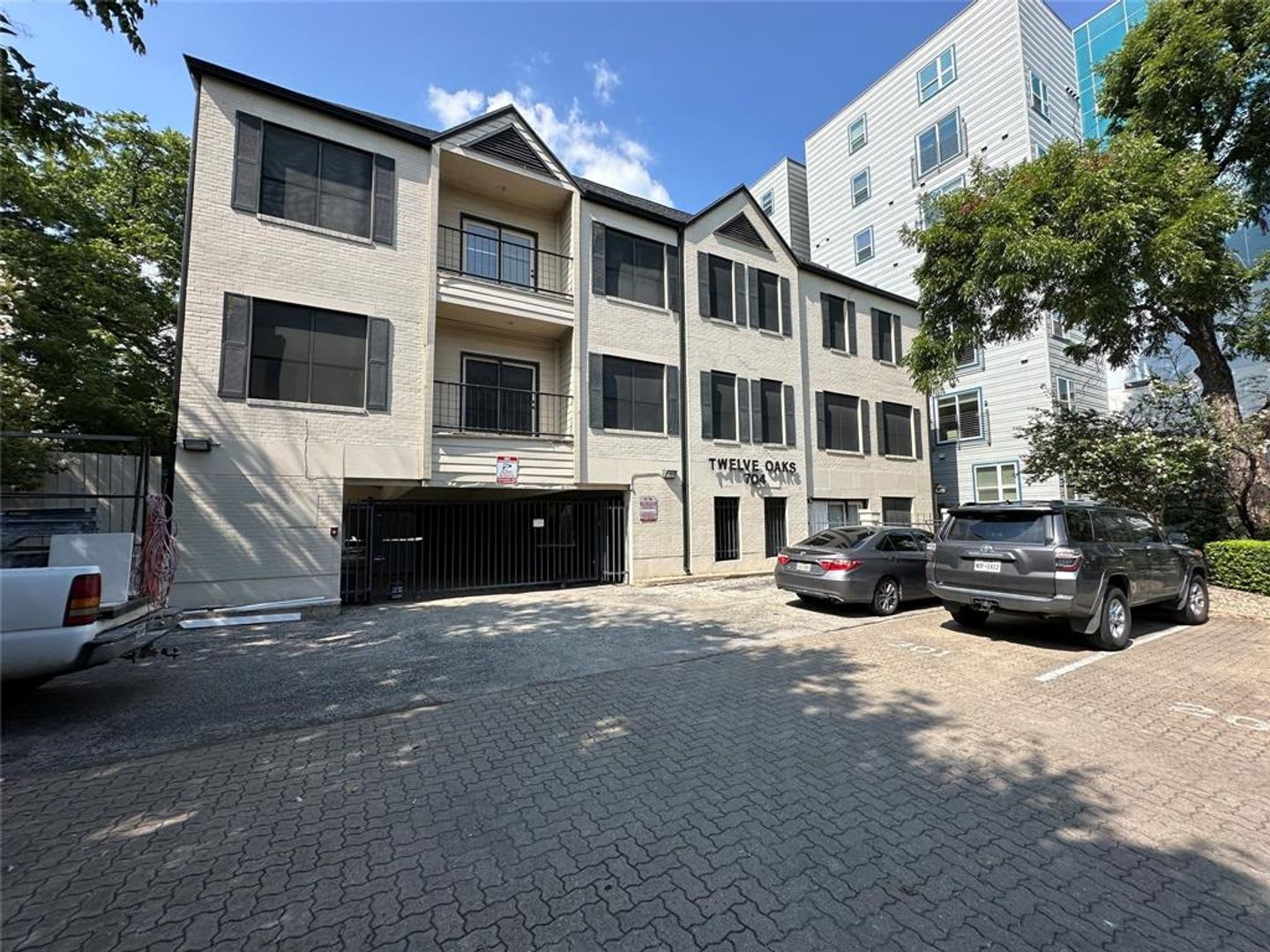 K674 Twelve Oaks 301 – photo 1