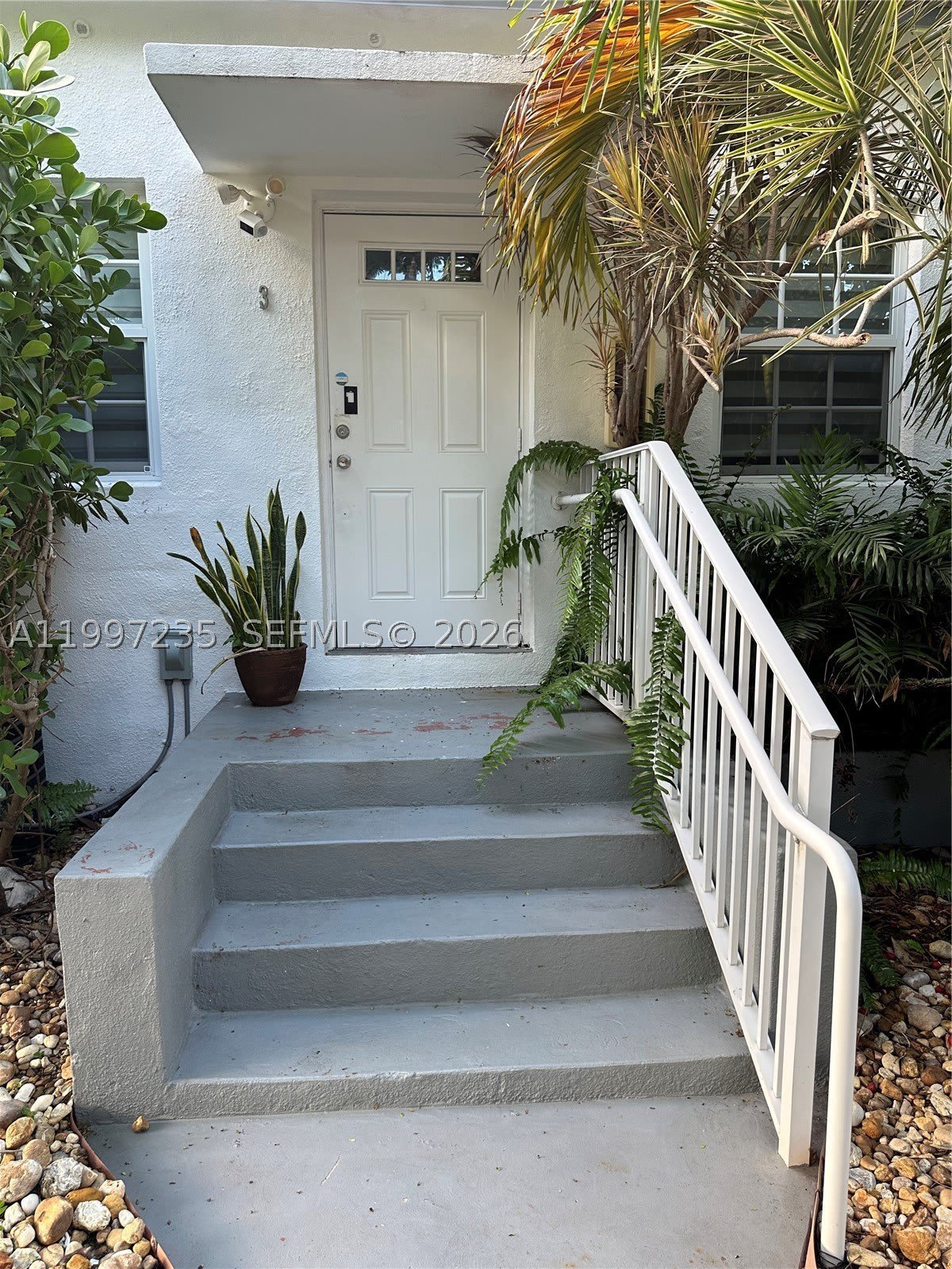 8401 Crespi Blvd – photo 2