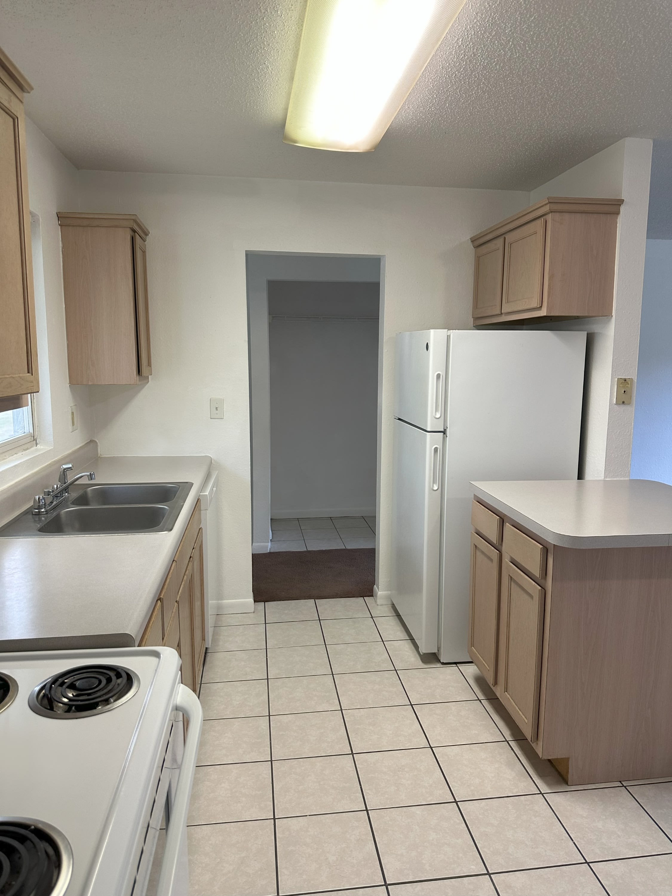 1029 N LINCOLN ST – photo 4