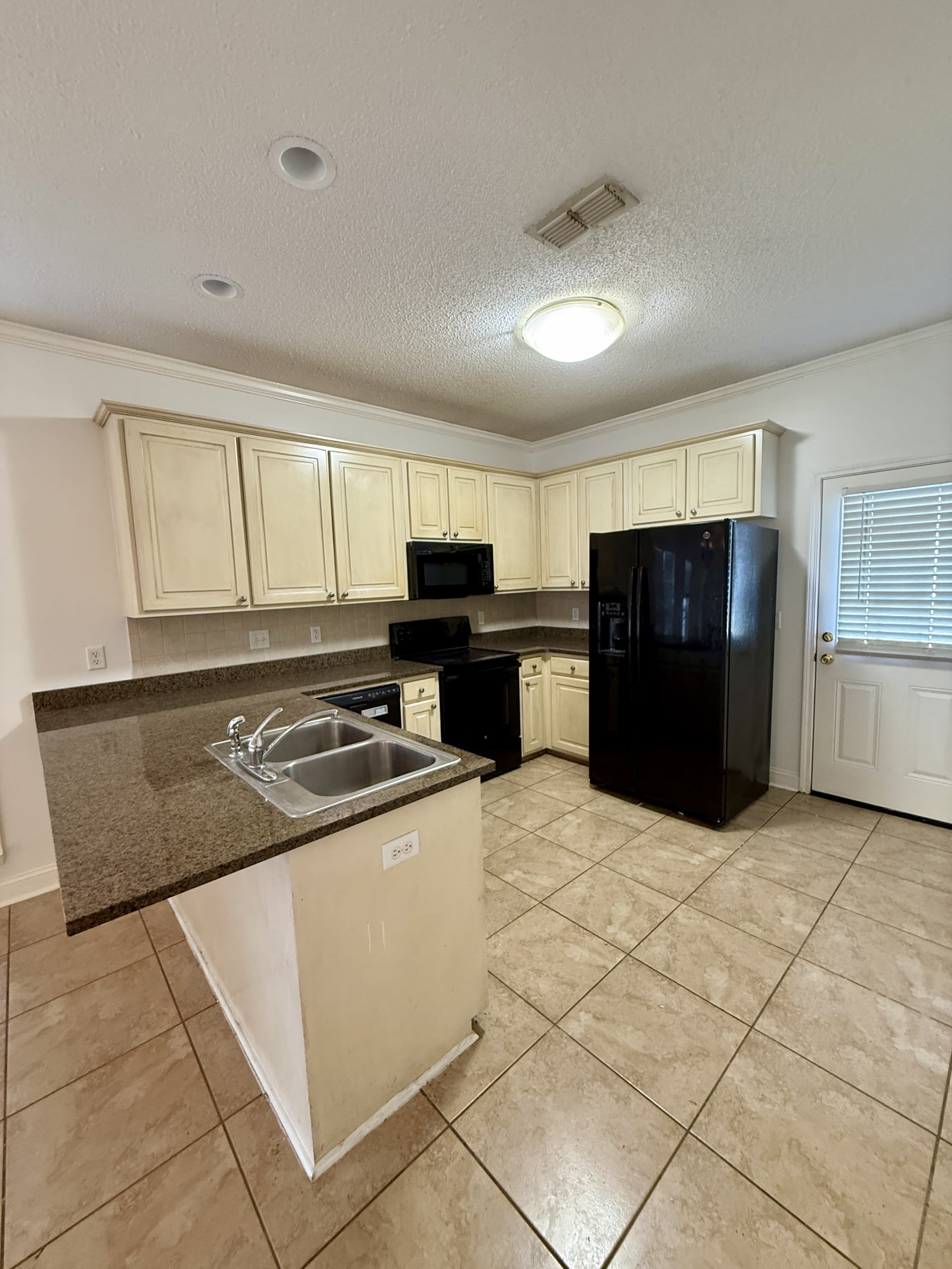 132 Laurelwood Court – photo 4