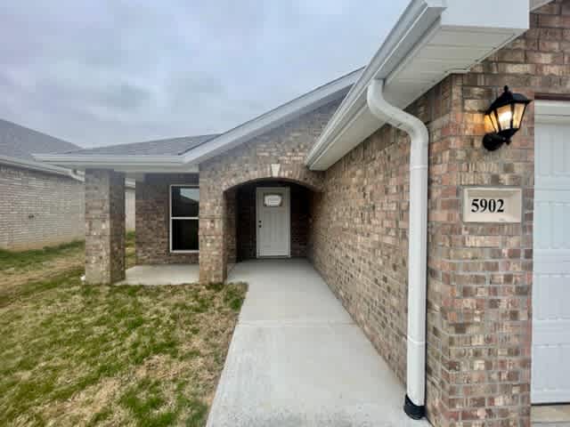 5902 SW Ettie May St – photo 2