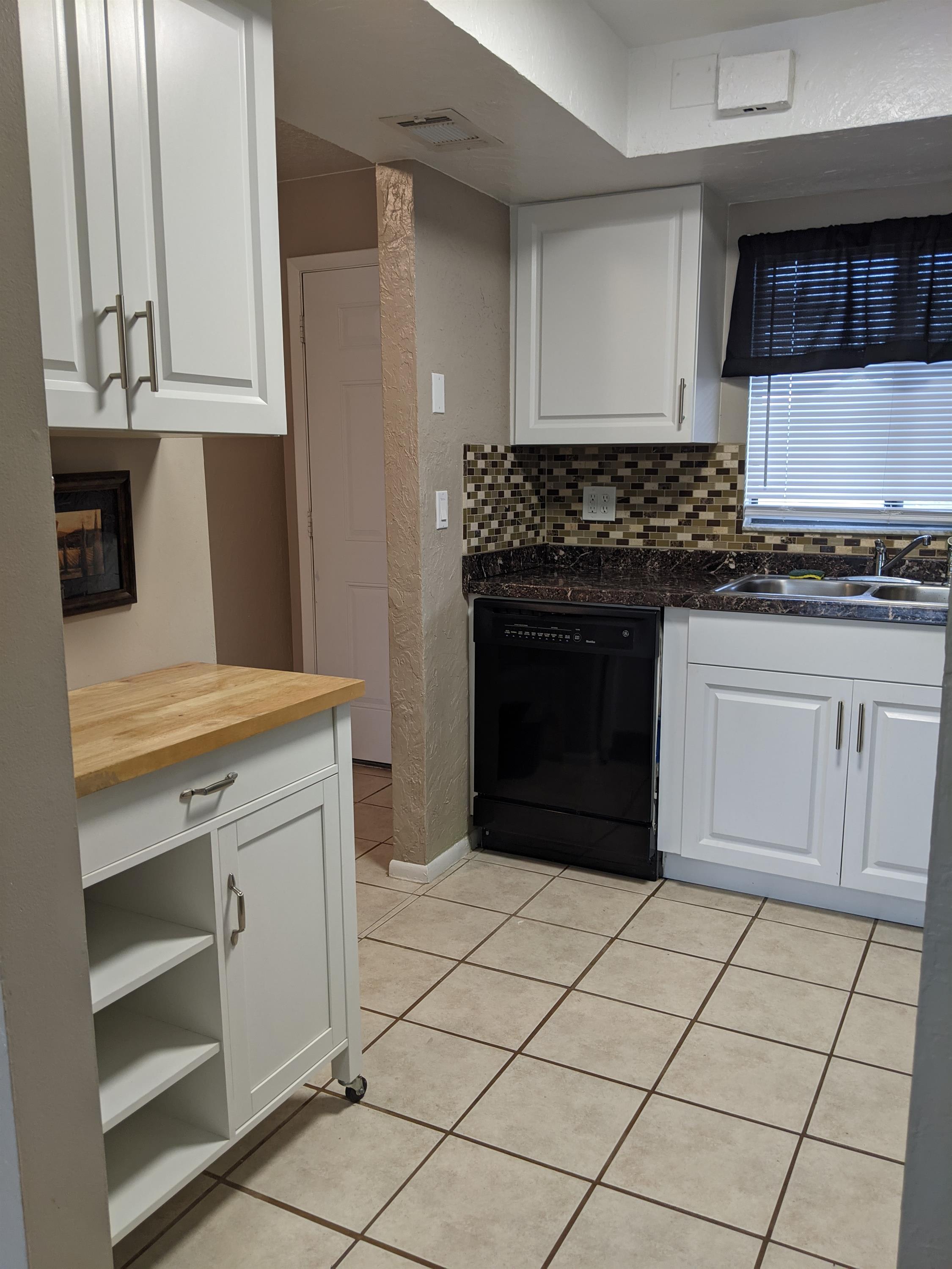 1564 University LaneAPT 806 – photo 3