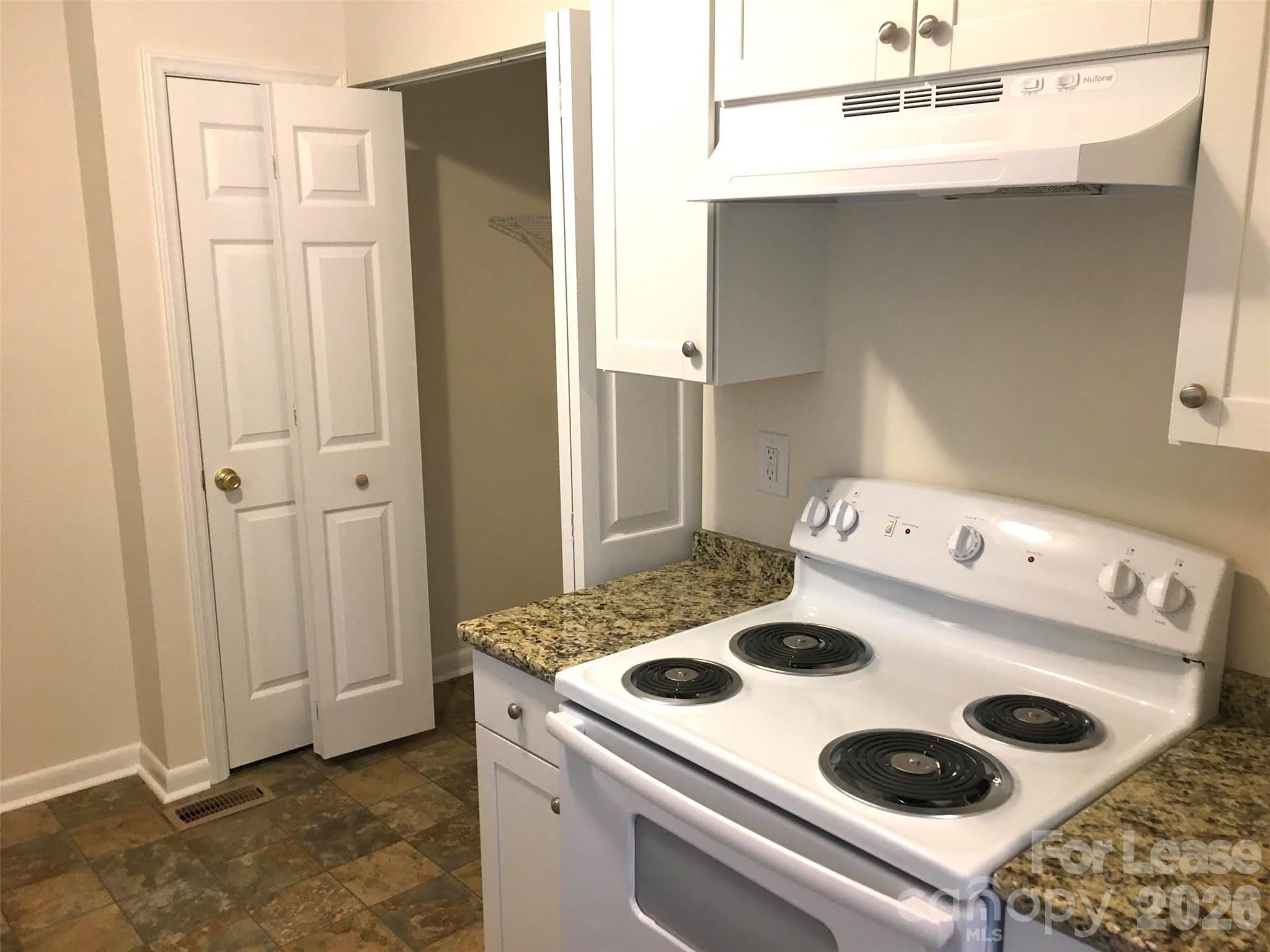 11304 E WT Harris Boulevard – photo 5