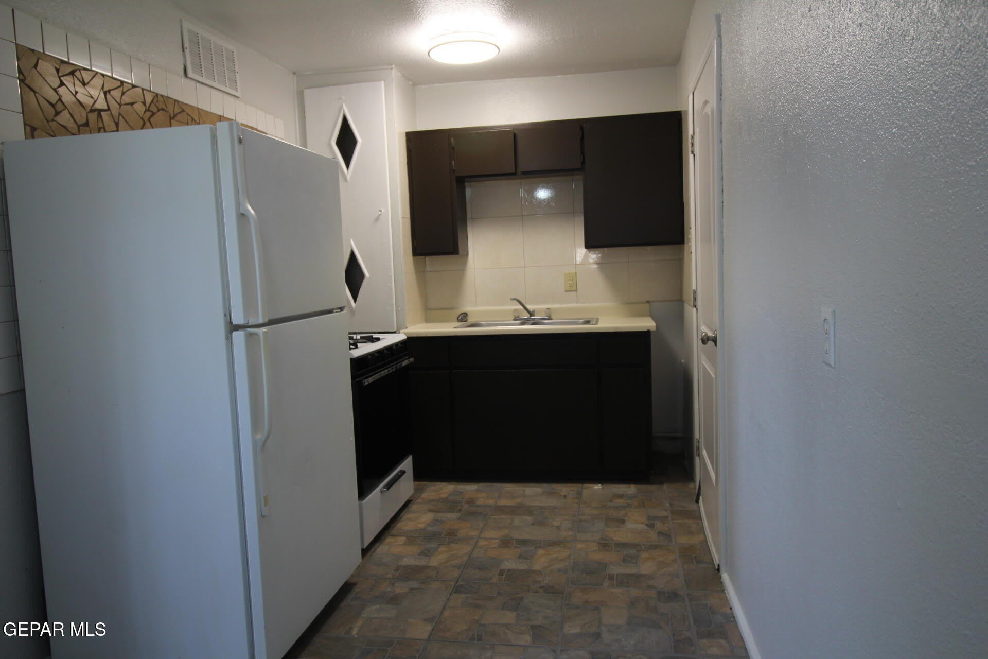 3900 Flory Avenue – photo 4