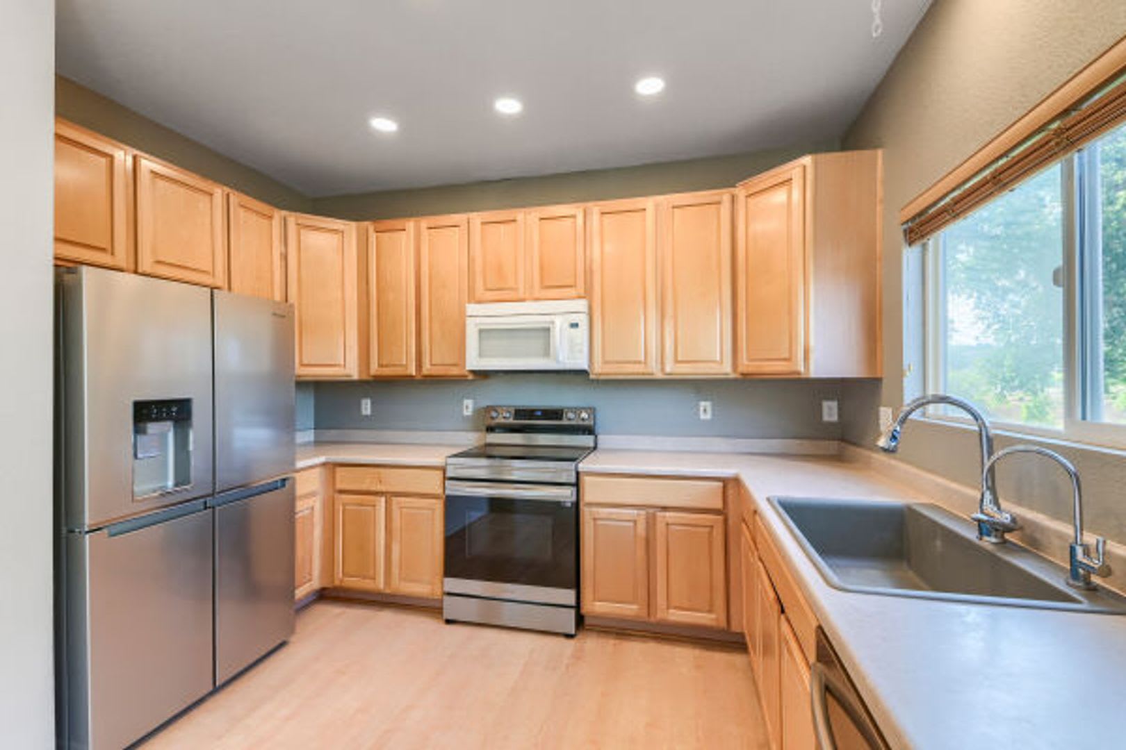 Low-Maintenance 3 BED/3 BATH Cherrywood Park Home that Backs to Greenway – photo 5