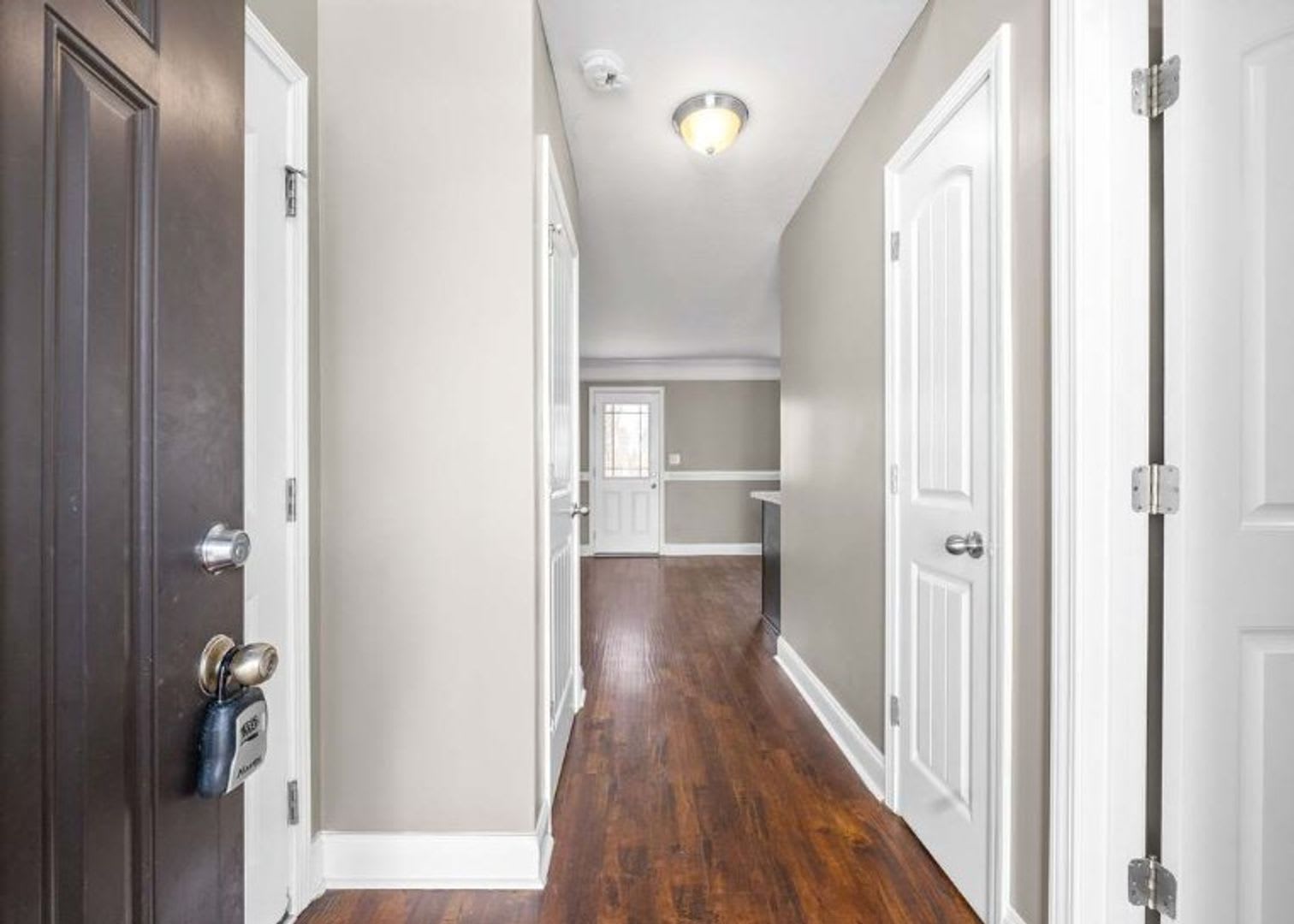 SPECIAL GRADUATED RENT OFFER! – photo 2