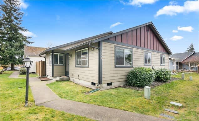 649 Bavarian Ln SE – photo 1