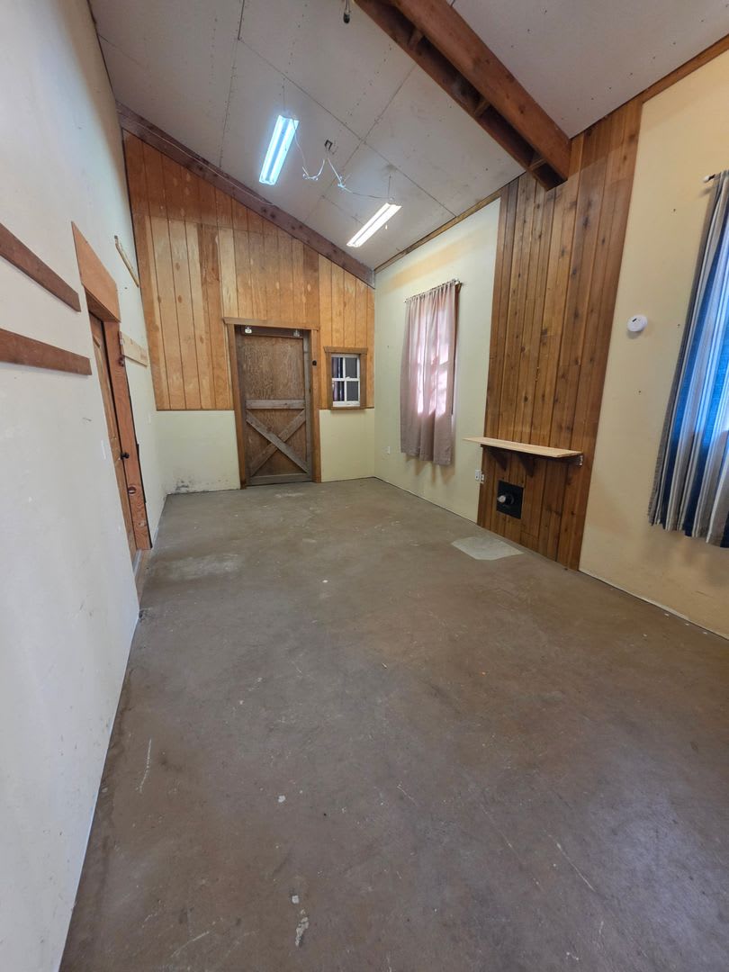 Spacious 3BR Rambler with Large Shop & Office! – photo 3