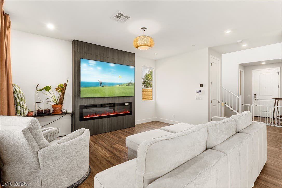 863 Benning Street – photo 3