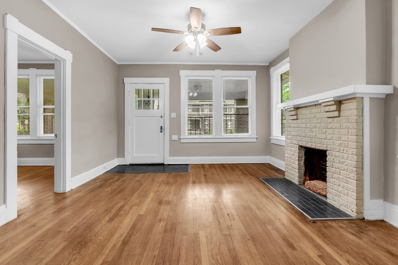 Heart of Midtown, close to Crosstown Concourse! ~ RENT REDUCED! – photo 3