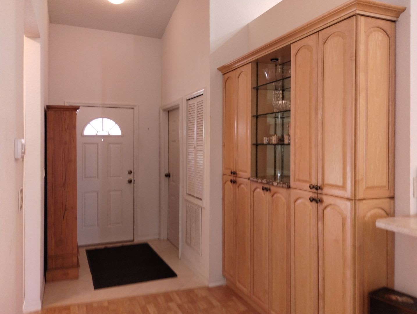 Executive 2 bedroom/ 2 bath condo – photo 2