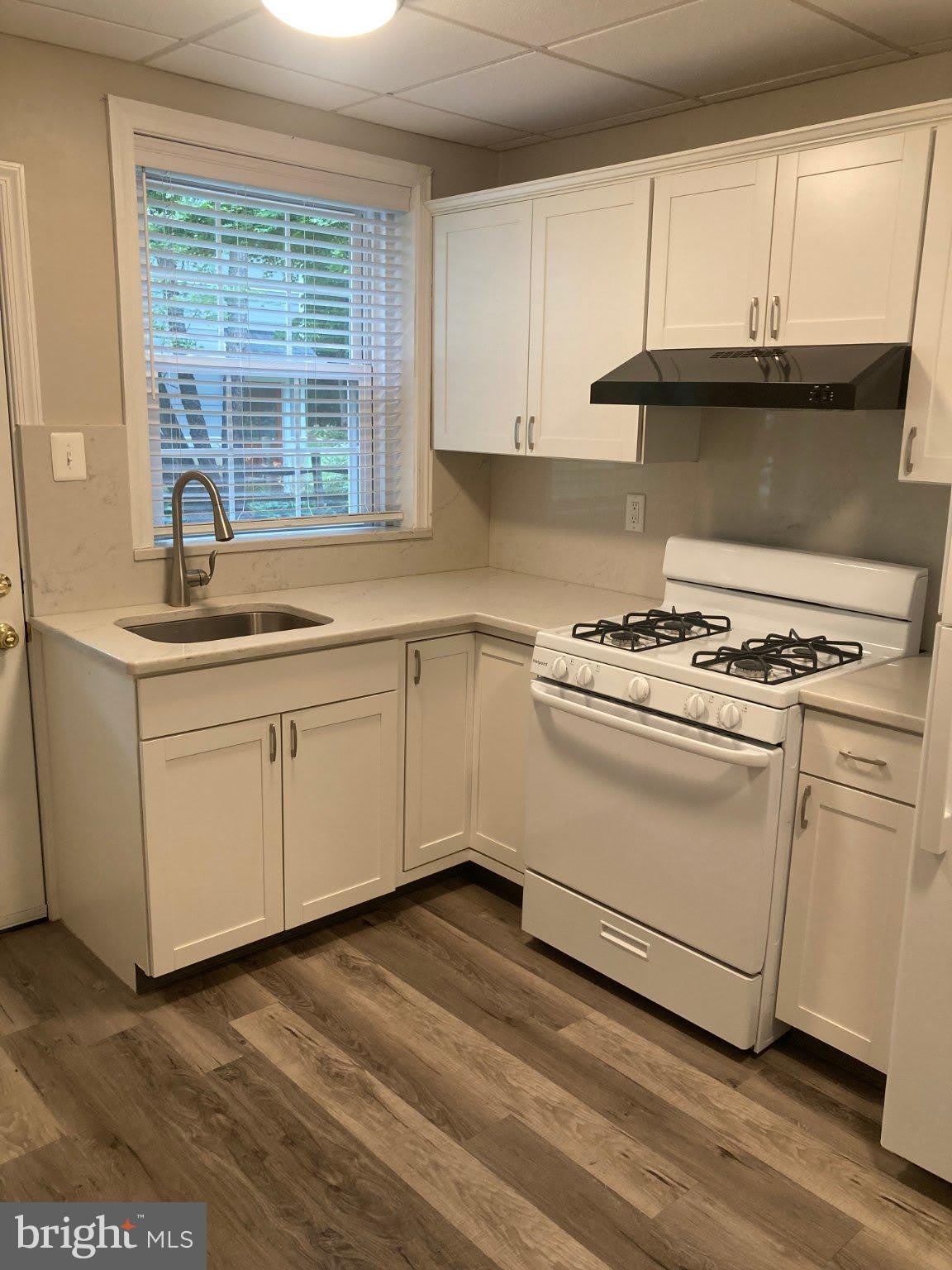 200 ELMWOOD Avenue – photo 4