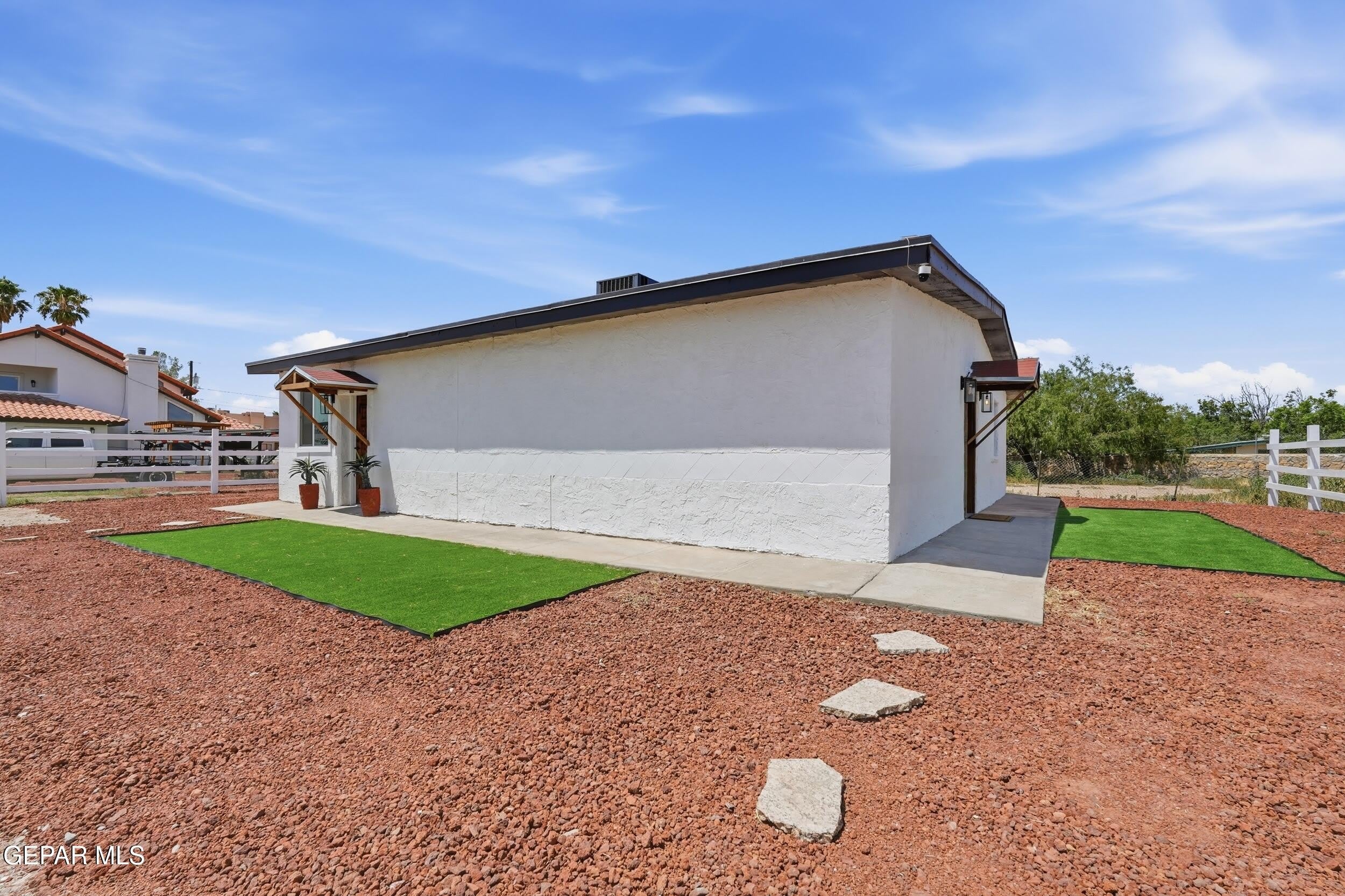 536 James Street – photo 3